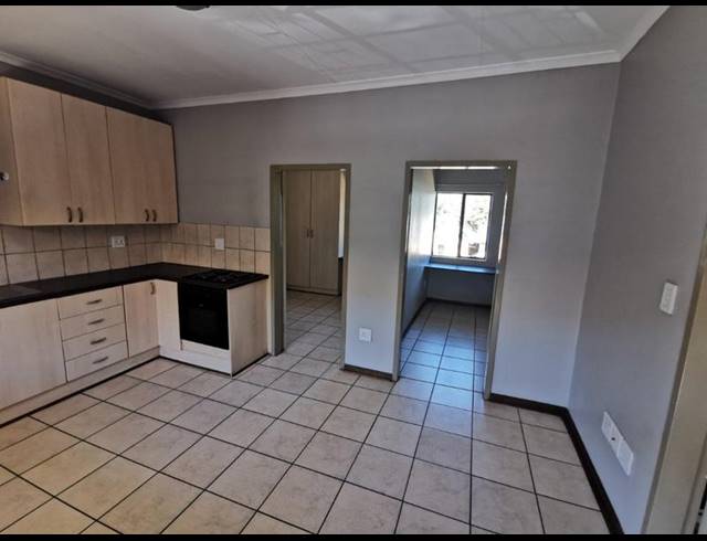 1 BEDROOM PROPERTY TO RENT IN DIE BULT
